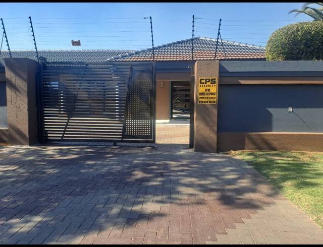 4 BEDROOM HOUSE FOR SALE IN BRACKENHURST